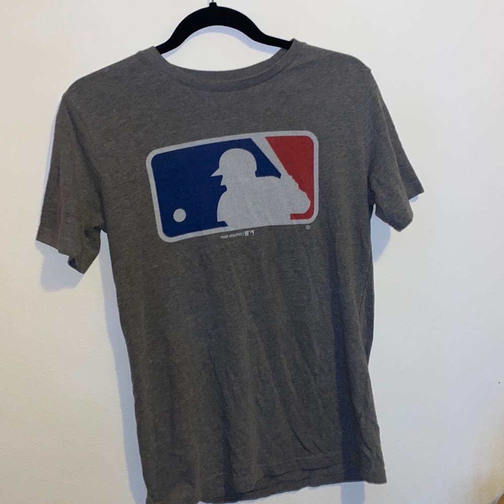 Baseball tee